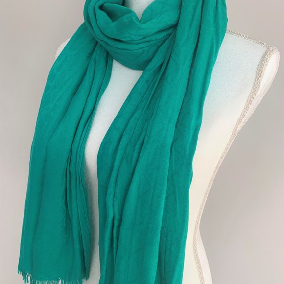 Pretty Green Scarf - Picture 3 of 3